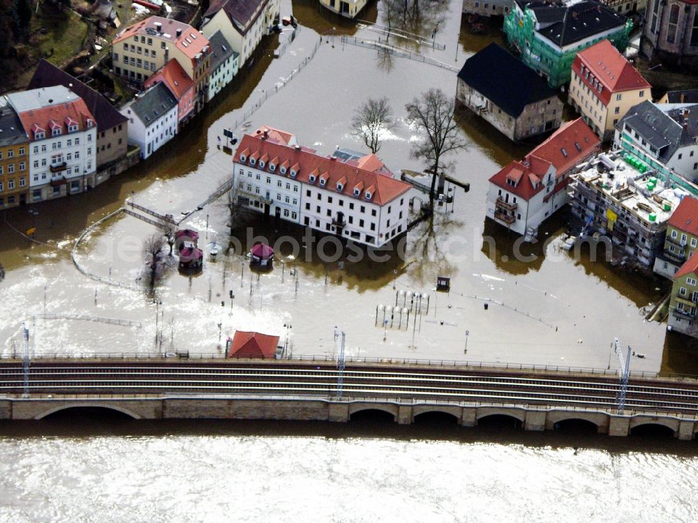 Aerial photograph Königstein - Flood situation elbe river around and in the area in Koenigstein in the state Saxony, Germany