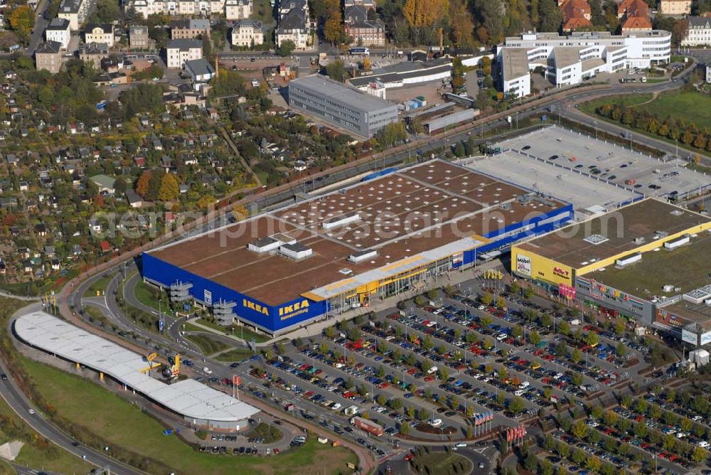 Dresden from the bird's eye view: Blick auf den Elbe Park Dresden in der Peschelstraße 39 in 01139 Dresden insbesondere Ikea - Kundentelefon 0180-5353435. Centermanagement: Marketing Werbegemeinschaft - Tel.: 0351 / 85 35 611 - Fax: 0351 / 84 05 206 - werbegemeinschaft@elbe-park-dresden.de