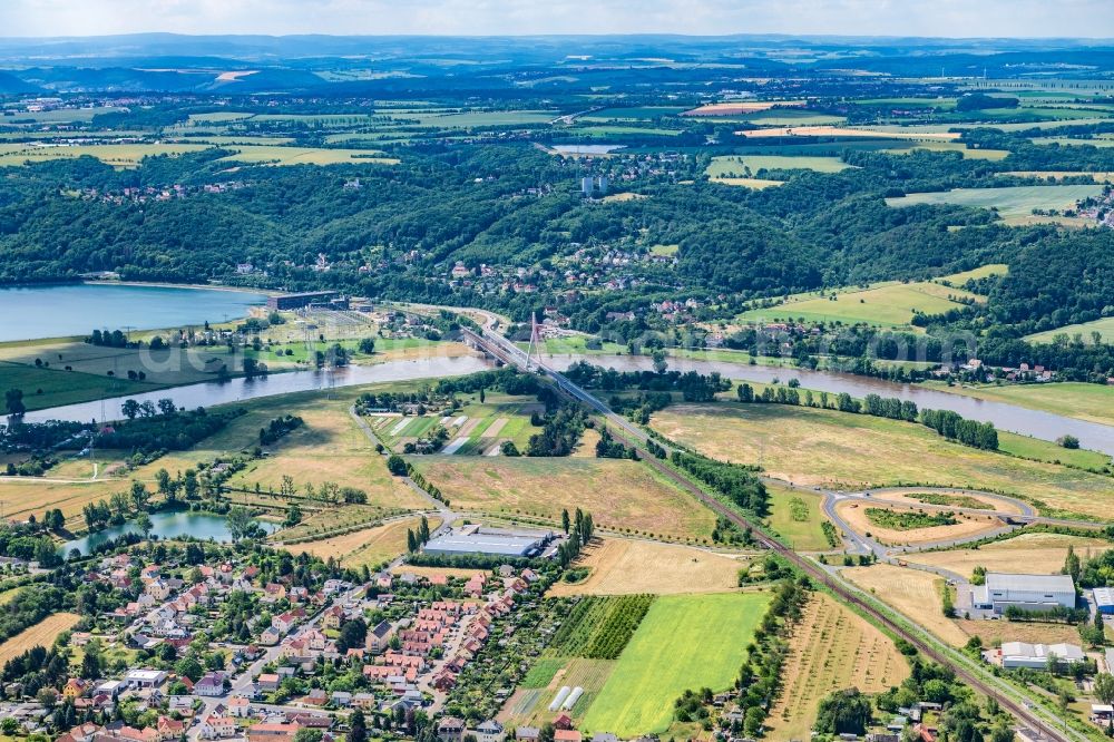 Aerial photograph Radebeul - River - bridge structure to cross the Elbe - Elbe bridge in the district Niederwartha in Radebeul in the state Saxony, Germany