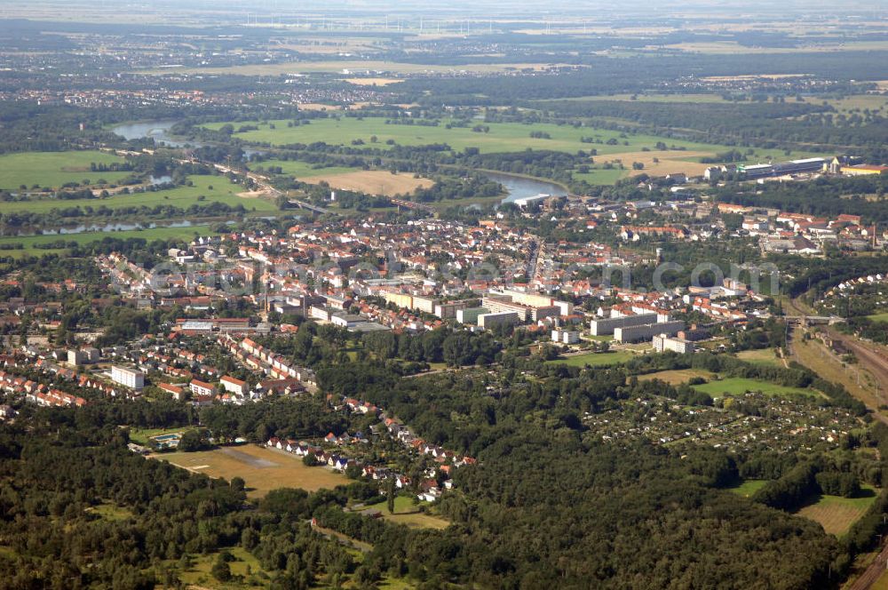 Aerial photograph Dessau-Roßlau - Blick auf verschiedene Brückenbauwerke an der Baustelle zum Ausbau der B184 zwischen Dessau und Roßlau in Sachsen-Anhalt. Auf dem Bild ist die Elbebrücke Roßlau zu sehen, zwei Brückenbauwerke über die Elbe bei Roßlau. Die B184 wird aufgrund des gestiegenen Verkehrsaufkommens zwischen 2006 und 2009 als vierstreifige Bundesstraße (RQ 20) über den Verlauf der Elbe hinweg ausgebaut. Bauherr ist der Landesbetrieb Bau Sachsen-Anhalt, die Projektleitung liegt bei SCHÜßLER - PLAN Berlin. K?????????????????????????????????????????????????????????????????????????????????????????????????????????????????????????