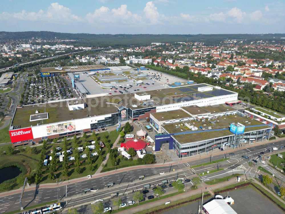 Aerial photograph Dresden - The Elbepark Dresden is a shopping center in the Dresden district of Kaditz in the northwest of the city in Dresden in the federal state of Saxony, Germany