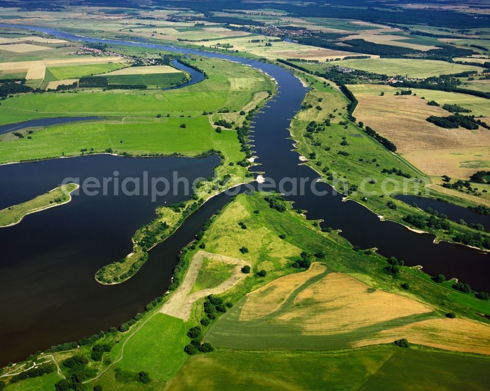 Aerial image Rogätz - River Elbe lake in Rogaetz in the state of Saxony-Anhalt. On the left Elbe riverbank, several small hamlets and villages, fields and creeks and lakes are located. The landscape is characterised by the river Elbe and the Elbe-Havel-Canal