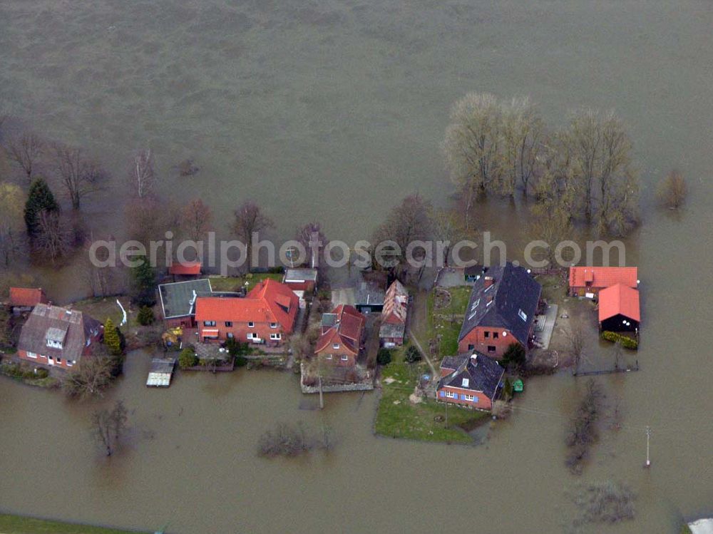 Lauenburg from the bird's eye view: 10.04.2006 Lauenburg; Hochwasser der Elbe in Lauenburg / Schleswig-Holstein.