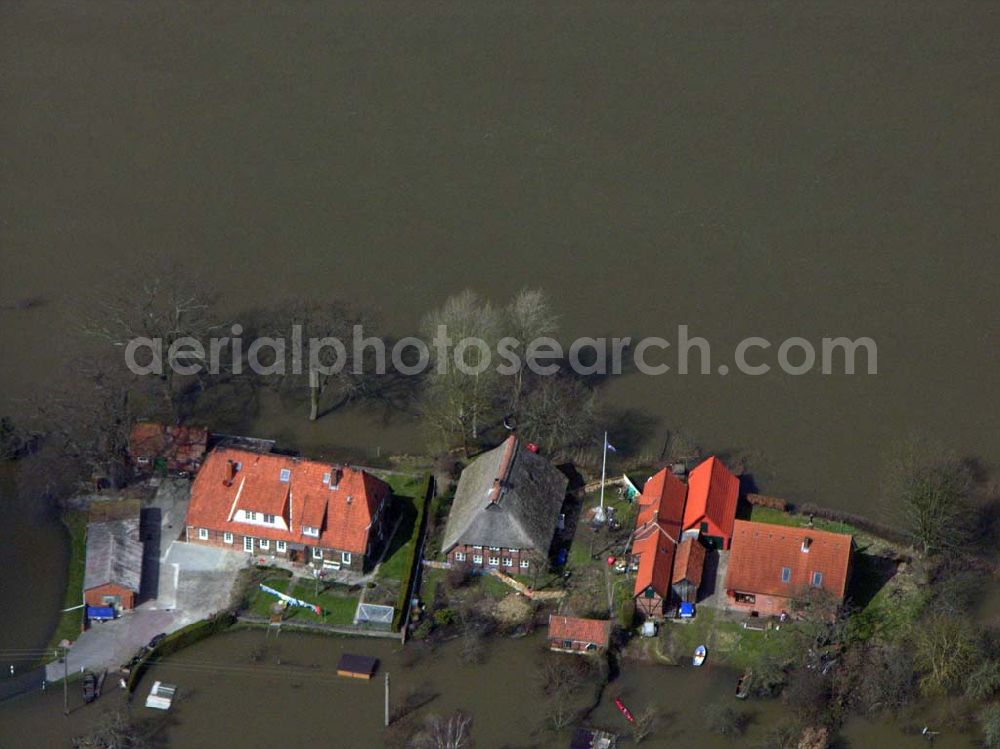 Lauenburg from the bird's eye view: 10.04.2006 Lauenburg; Hochwasser der Elbe in Lauenburg / Schleswig-Holstein.