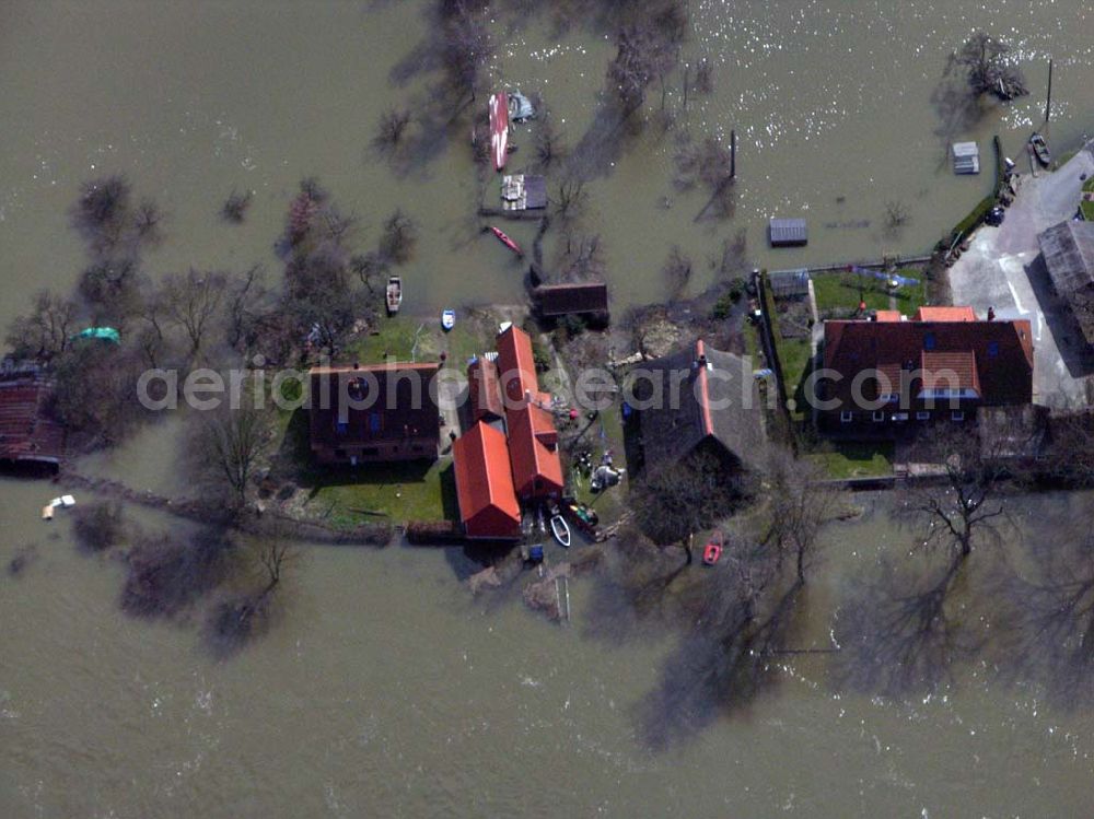 Aerial photograph Lauenburg - 10.04.2006 Lauenburg; Hochwasser der Elbe in Lauenburg / Schleswig-Holstein.