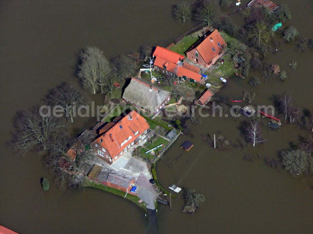 Aerial image Lauenburg - 10.04.2006 Lauenburg; Hochwasser der Elbe in Lauenburg / Schleswig-Holstein.