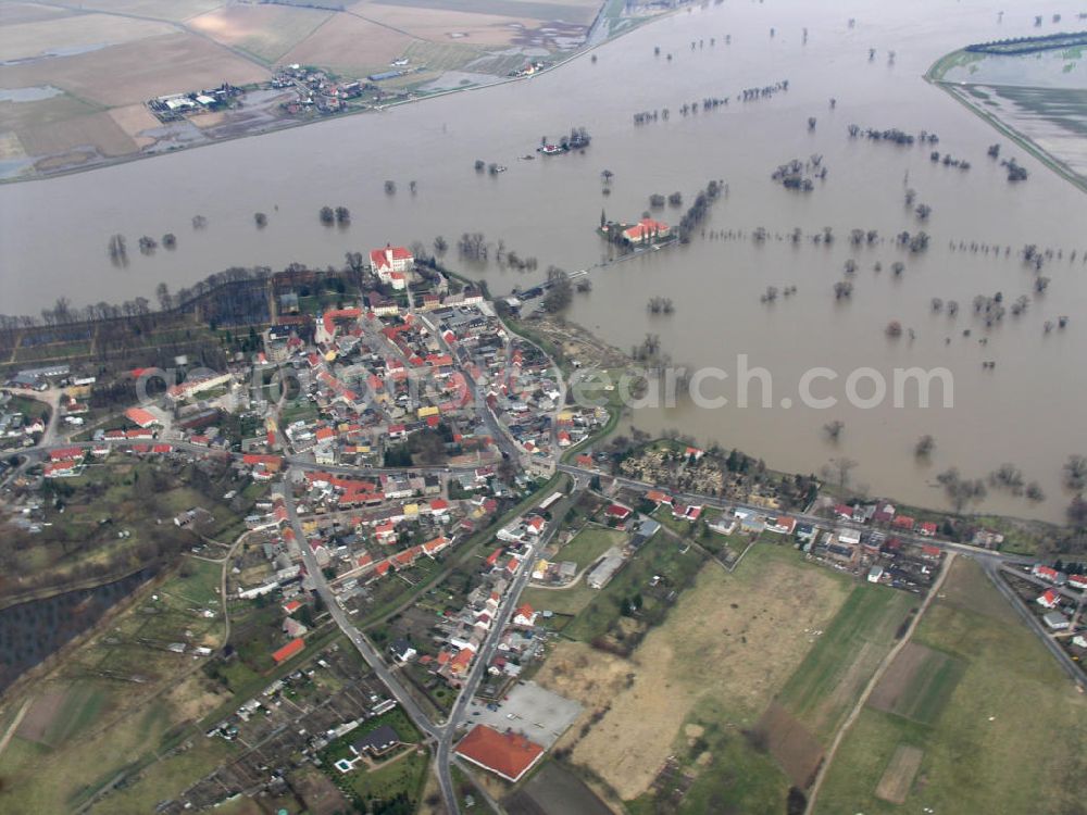 Pretzsch from the bird's eye view: Blick auf Hochwasser / Elbhochwasser in Pretzsch.