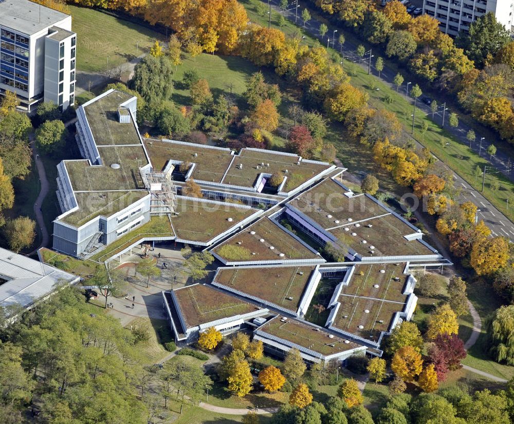 Karlsruhe from the bird's eye view: Die Elisabeth-Selbert-Schule in der Steinhäuserstraße. Es ist eine berufliche Schule mit ernährungswissenschaftlichem Gymnasium im Stadtteil Südweststadt. The Elisabeth Selbert School in the Steinhauserstrasse. ess.karlsruhe.de