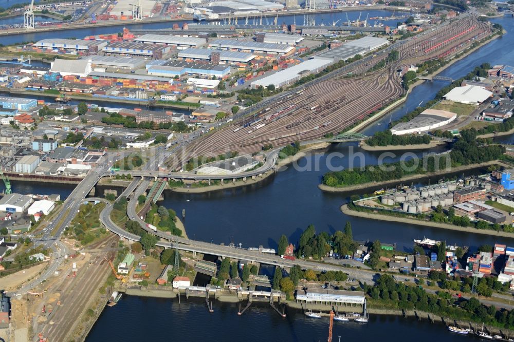 Hamburg from the bird's eye view: Ellerholz sluice bridge in Hamburg-Mitte / Steinwerder. A project of the Hamburg Port Authority HPA