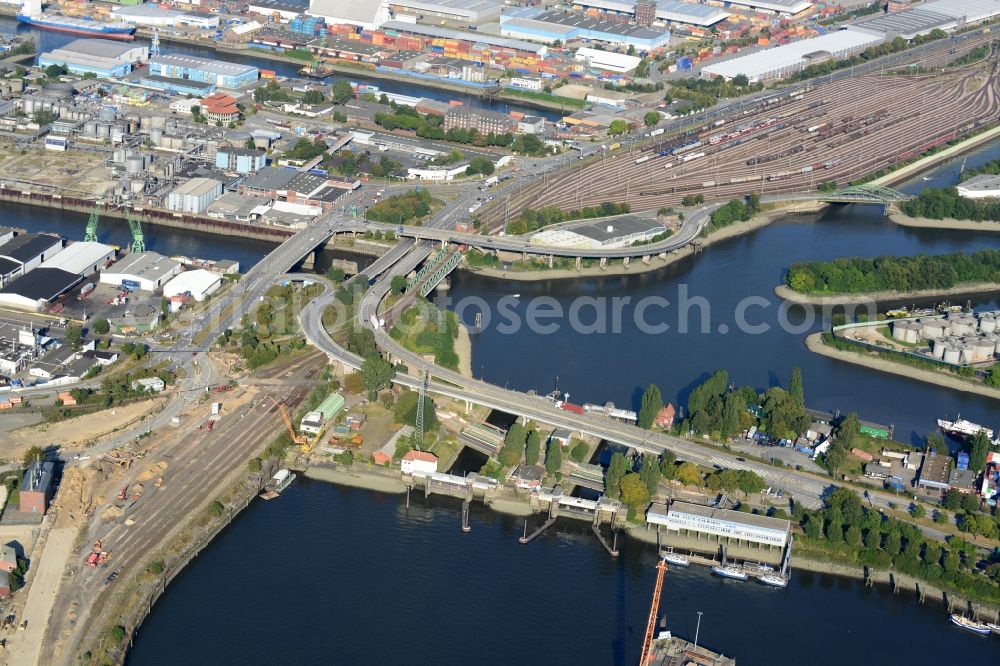 Hamburg from above - Ellerholz sluice bridge in Hamburg-Mitte / Steinwerder. A project of the Hamburg Port Authority HPA