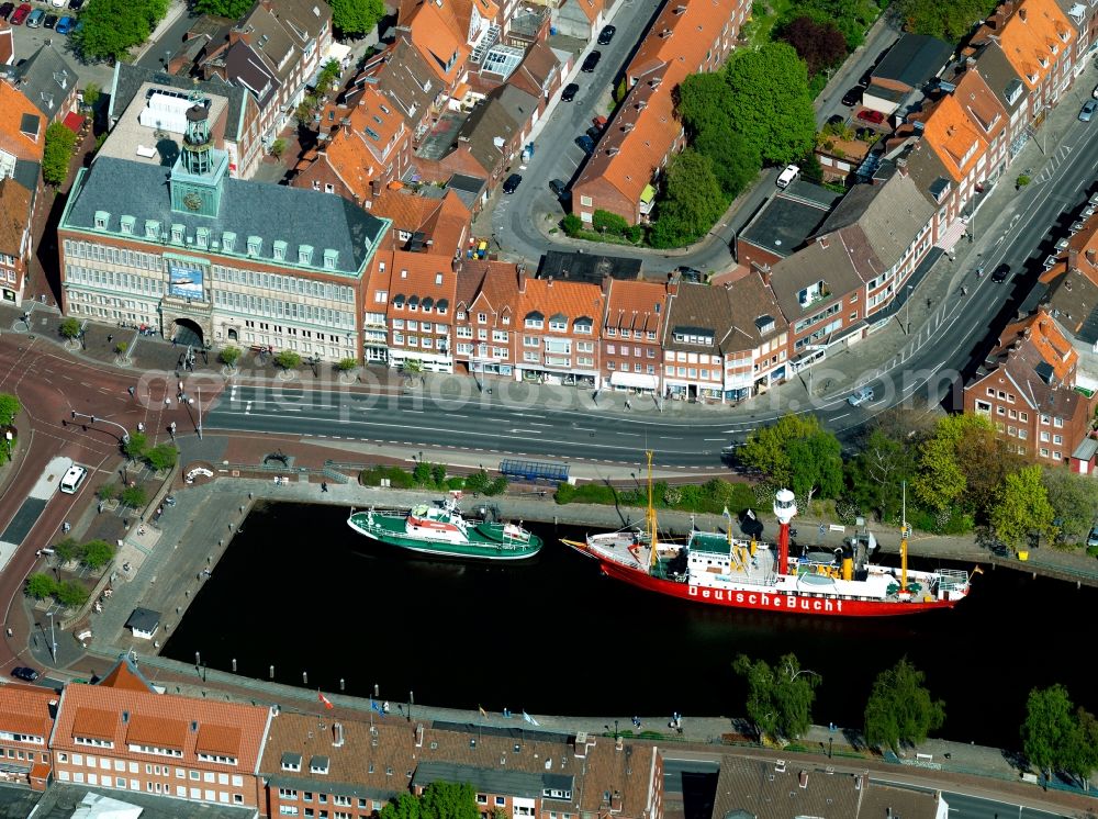 Aerial image Emden - Town Hall of Emden on Ratsdelft Canal in Emden in the state of Lower Saxony. The city hall was completed in 1576 and shaped after the city hall of Antwerps. It was completely destroyed during World War II and reopened in 1962. Today it is home to the East Frisian country museum