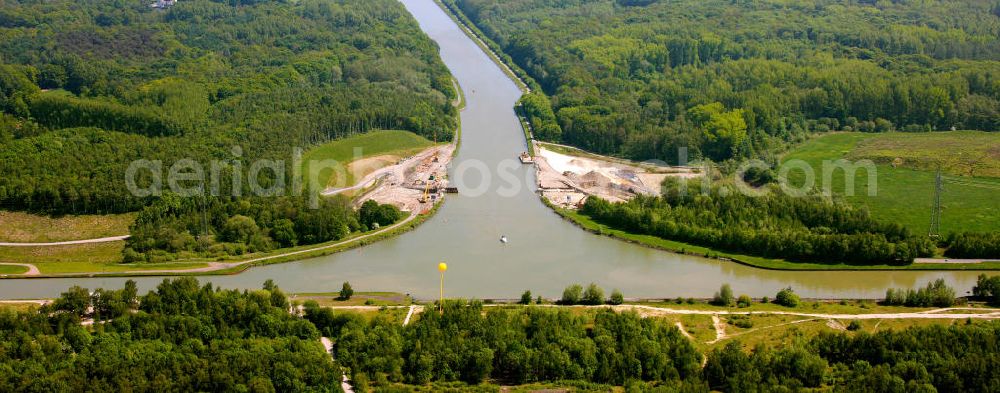 Datteln from above - Die Doppelschachtanlage Empscher-Lippe 3/4 am Dattel-Hamm-Kanal und Dortmund-Ems-Kanal bei Datteln in Nordrhein-Westfalen. The shaft mine Empscher-Lippe 3/4 at Dattel-Hamm-Channel and Dortmund-Ems-Channel near to Datteln in North Rhine-Westphalia.