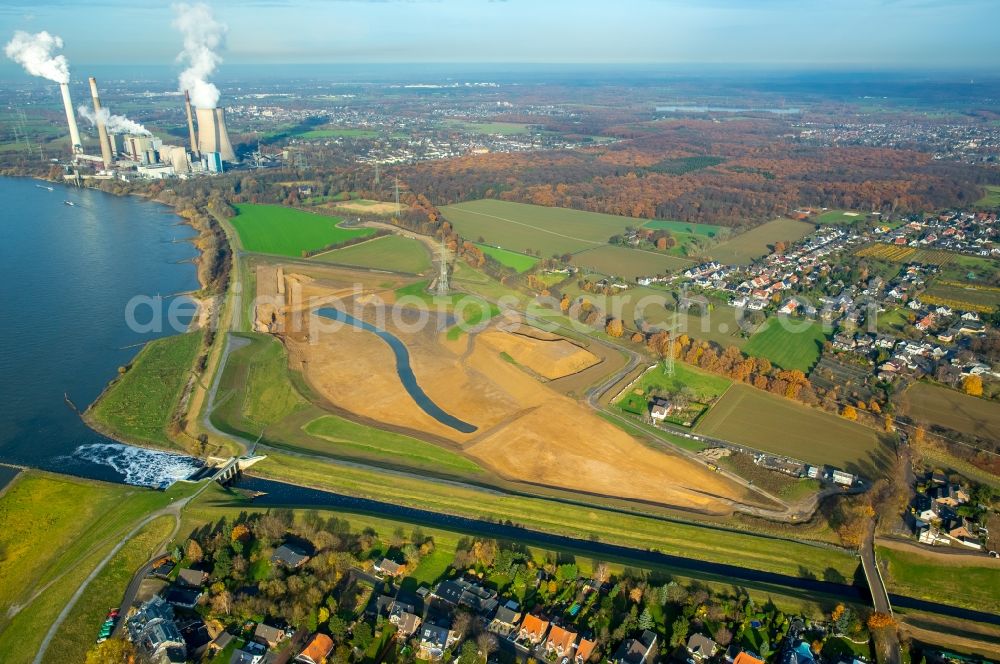 Dinslaken from the bird's eye view: Emscher flows into the Rhine near Dinslaken in North Rhine-Westphalia