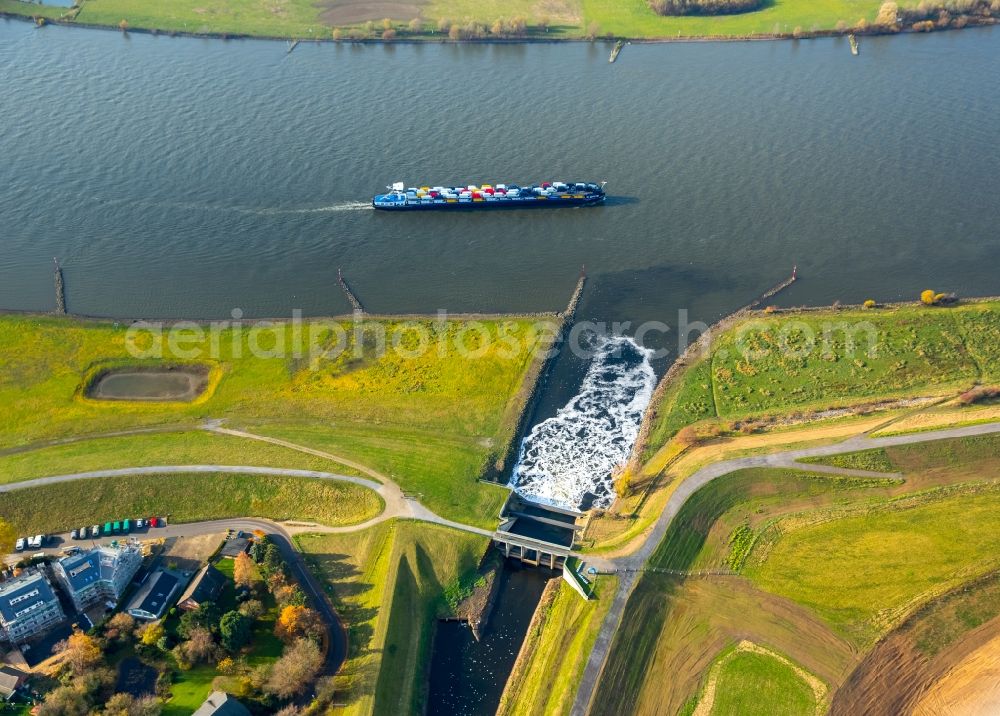 Aerial image Dinslaken - Emscher flows into the Rhine near Dinslaken in North Rhine-Westphalia