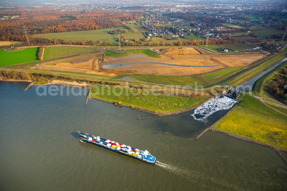 Aerial photograph Dinslaken - Emscher flows into the Rhine near Dinslaken in North Rhine-Westphalia