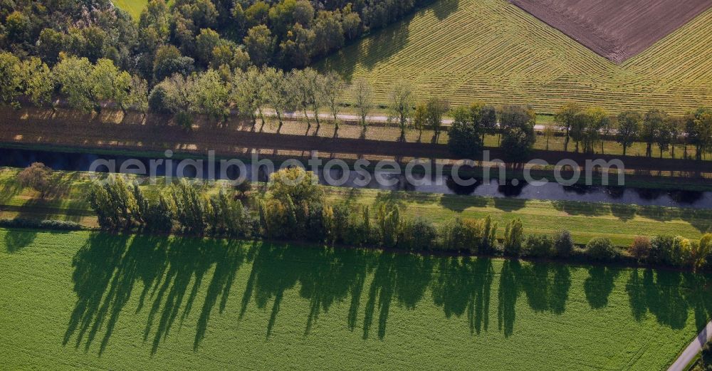 Aerial photograph Dinslaken OT Eppinghoven - View of the Emscher in the distriict of Eppinghoven in Dinslaken in the state of North Rhine-Westphalia