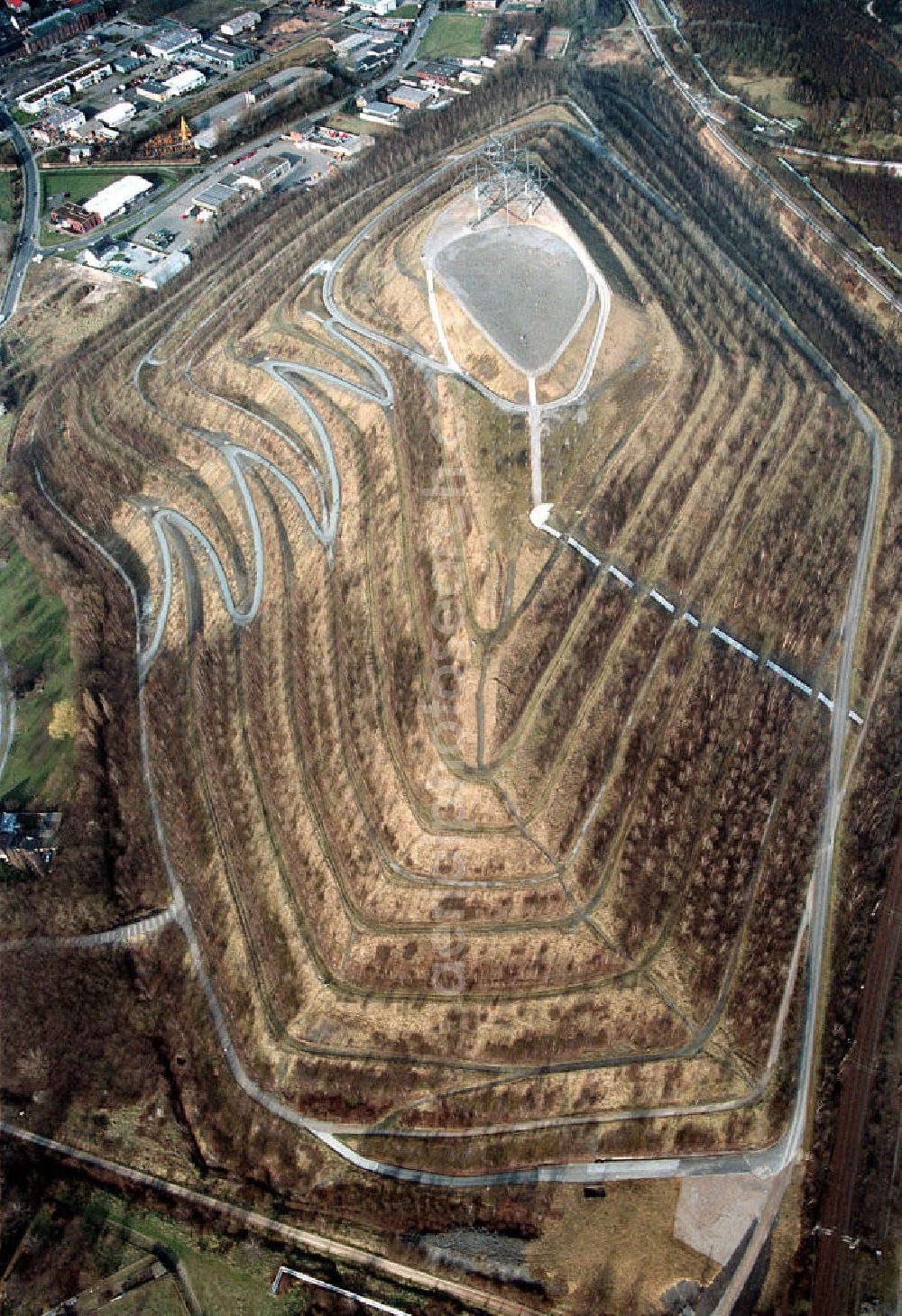 Aerial image Bottrop - Blick auf den Emscher Park in Bottrop. Der Emscher Park hat die form eines Tetraeder.