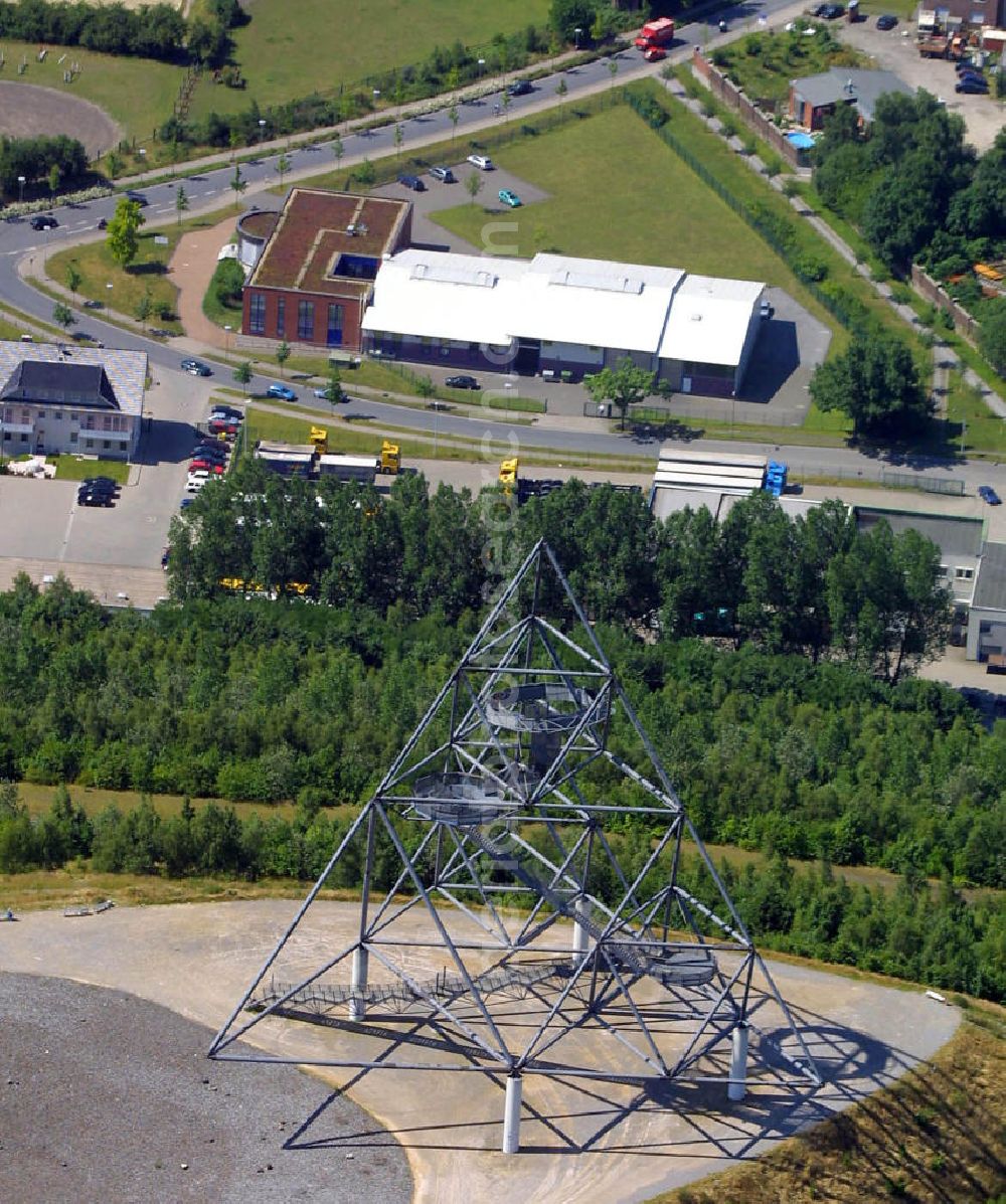 Bottrop from above - Blick auf den Emscher Park in Bottrop. Der Emscher Park hat die Form eines Tetraeder.