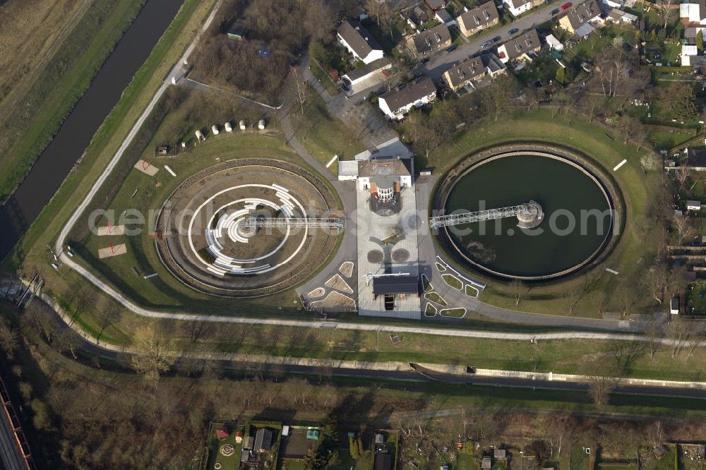 Aerial image Bottrop - View the former sewage treatment plant BernePark. By Emschergenossenschaft the decommissioned wastewater treatment plant was converted into a park. The two clarifiers are converted from landscape artists