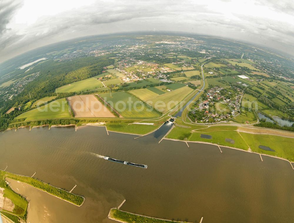 Dinslaken from above - Blick auf die Emscher Mündung in den Rhein bei Dinslaken in NRW.