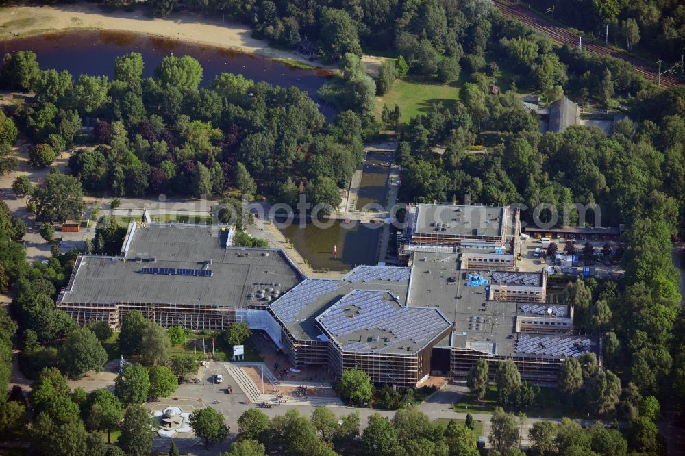 Berlin from the bird's eye view: View at the construction site for energy renovation of the FEZ Leisure Centre in the Wuhlheide in the Köpenick district of Berlin. Operator is the FEZ - Berlin Kjfz-L-gBmbH, building contractor is the Berlin Senate Department for Urban Development Regulation