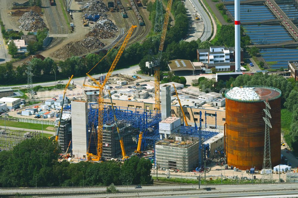 Aerial image Hamburg - Construction site for the new high-tank structure of the energy and heat storage facility of the Dradenau combined heat and power plant on Dradenaustrasse in the Waltershof district of Hamburg, Germany