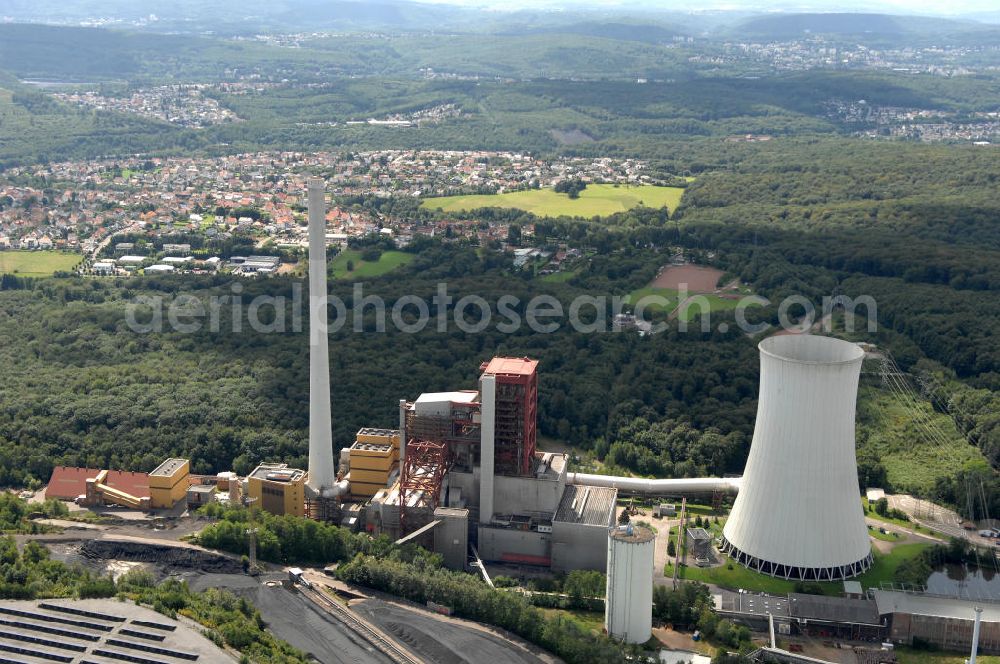 Aerial image Göttelborn - Blick auf die Energiversorgungsanlage. Eine Kombination aus Steikohlekraftwerk und Photovoltaikanlage. Im Jahr 2000 wurde das Bergwerk Göttelborn stillgelegt, auf dem ehemaligen Absinkweiher werden bis Ende des Jahres 50.000 Solarmodule aufgestellt, damit ist es die größte Photovlotaikanlage der Welt. Kontakt: energis GmbH, Heinrich-Böcking-Straße 10 - 14, 66121 Saarbrücken, Tel. 0681 / 9069 0, service@energis.de,