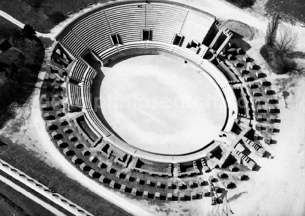 Aerial image Xanten - Historical attraction of the ensemble of the amphitheater in Archaeologischer Park in Xanten in the state North Rhine-Westphalia, Germany