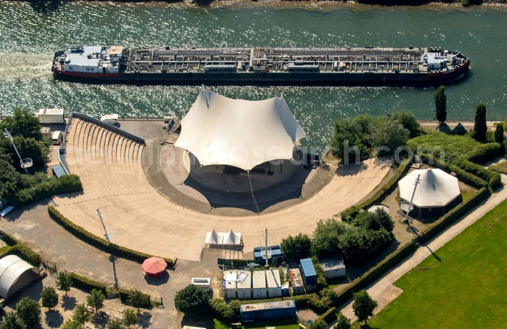 Aerial image Gelsenkirchen - Attraction of the ensemble of the amphitheater on the banks of the Rhine-Herne Canal in Gelsenkirchen in North Rhine-Westphalia