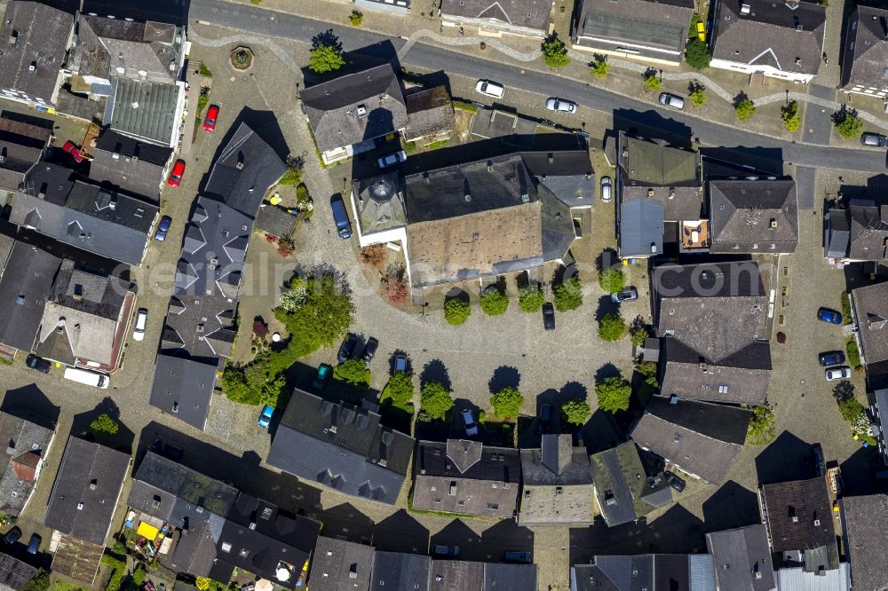 Aerial image Bad Laasphe - Ensemble of half-timbered houses on the church square with the Evangelical City Church in Bad Laasphe in the state of North Rhine-Westphalia