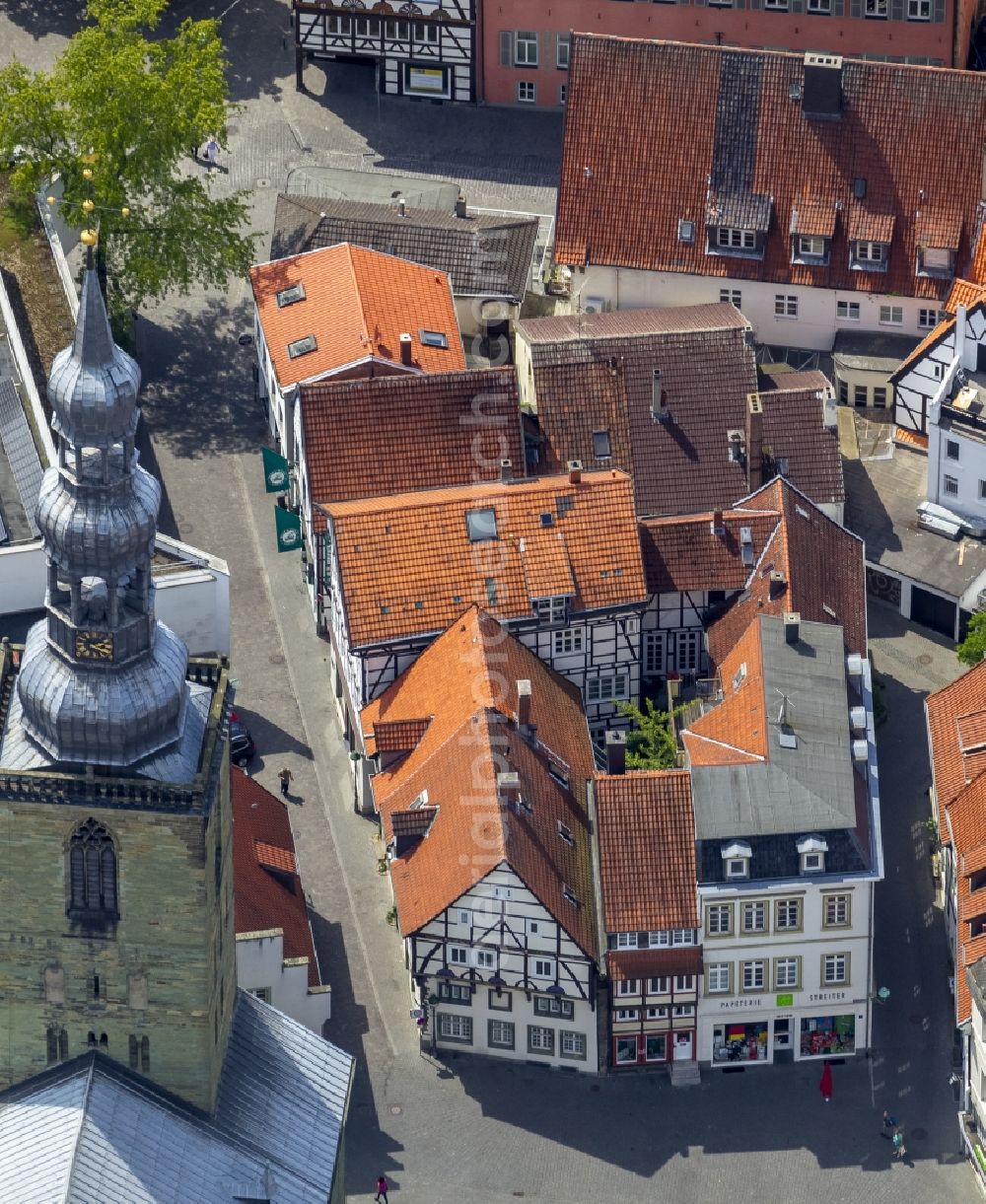 Aerial photograph Soest - Ensemble of half-timbered houses on the church square in Soest in the state of North Rhine-Westphalia