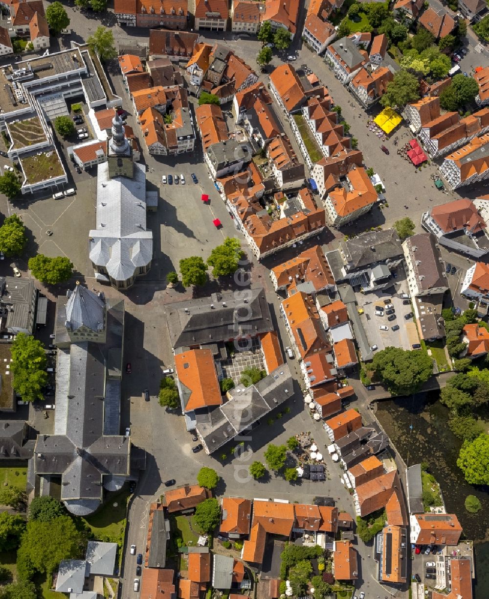 Aerial photograph Soest - Ensemble of half-timbered houses on the church square in Soest in the state of North Rhine-Westphalia