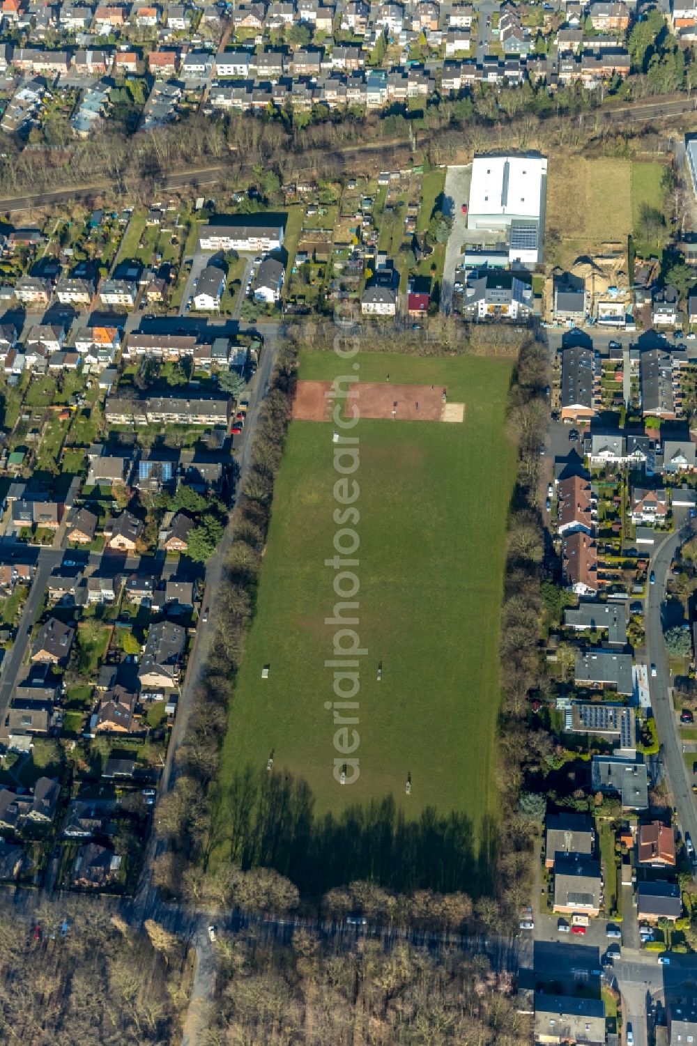 Aerial image Dinslaken - Ensemble of sports grounds Am Wohnungsbusch in Dinslaken in the state North Rhine-Westphalia, Germany