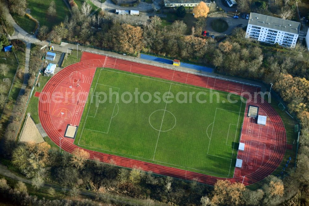 Aerial image Berlin - Ensemble of sports grounds ATHLETIK-CLUB BERLIN e.V. Lubminer Strasse in the district Kaulsdorf in Berlin