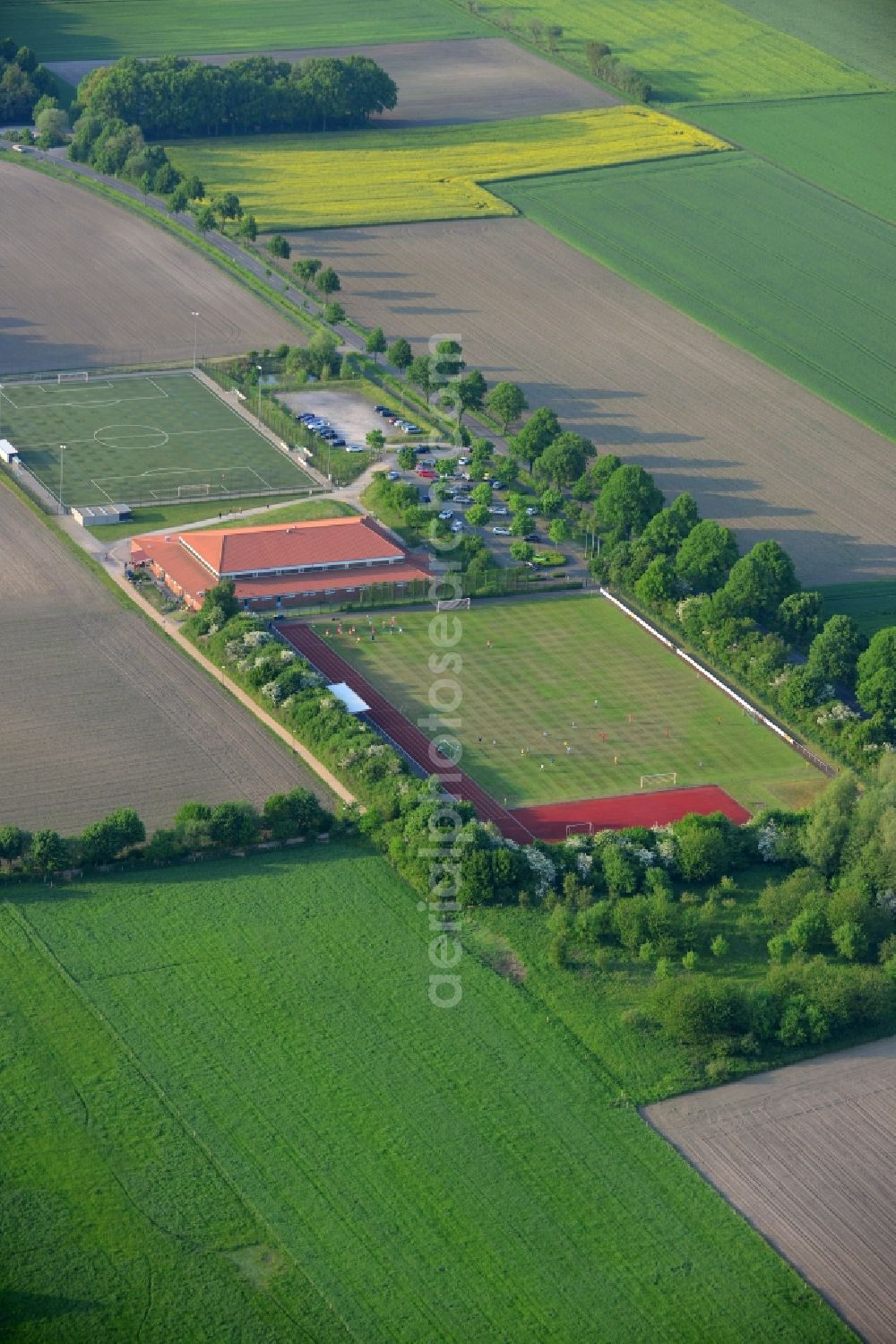 Aerial image Bergkamen - Ensemble of sports grounds in Bergkamen in the state North Rhine-Westphalia