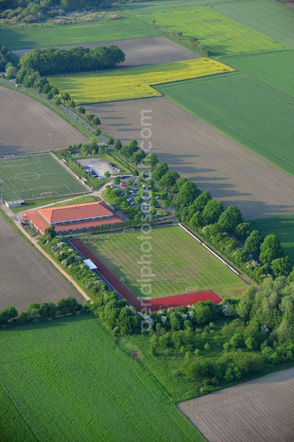 Aerial photograph Bergkamen - Ensemble of sports grounds in Bergkamen in the state North Rhine-Westphalia