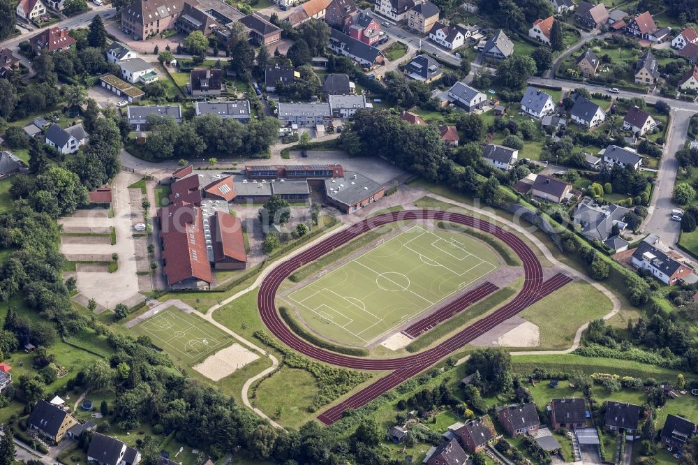 Aerial photograph Eutin - Ensemble of sports grounds der Berufsschule Eutin in Eutin in the state Schleswig-Holstein