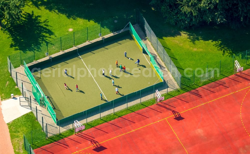 Aerial image Bünde - Ensemble of sports grounds of the Schulzentrum Nord in Buende in the state North Rhine-Westphalia