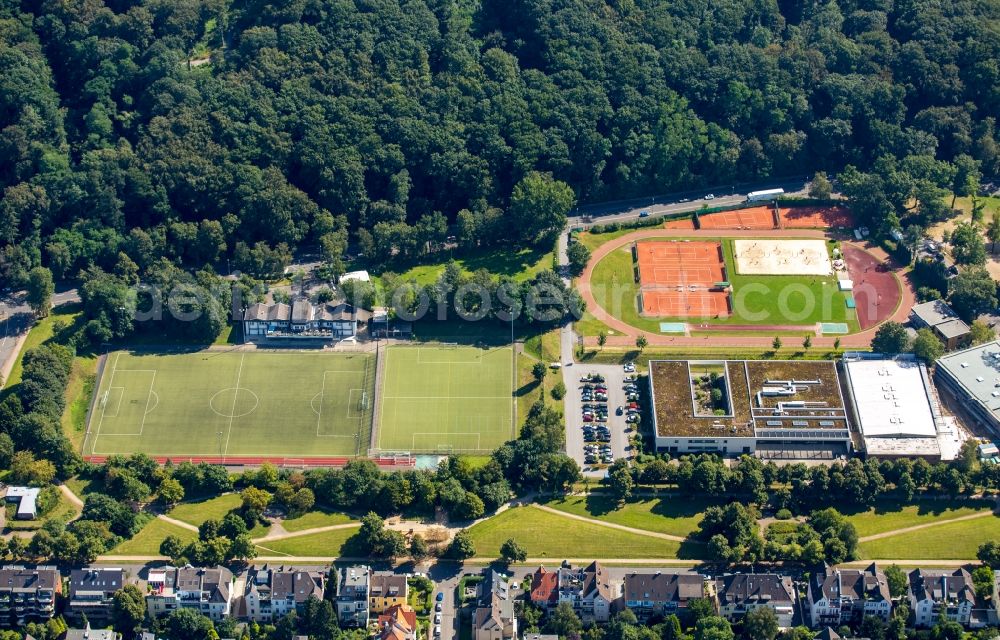 Aerial photograph Düsseldorf - Ensemble of sports grounds Borussia Duesseldorf on Staufenplatz in Duesseldorf in the state North Rhine-Westphalia