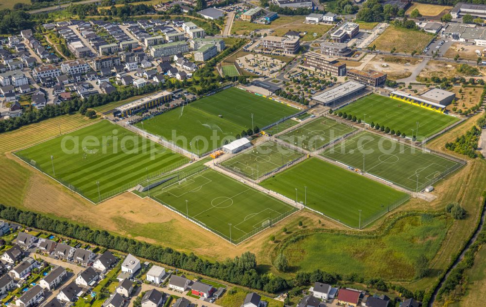 Aerial photograph Dortmund - Ensemble of sports grounds of BVB Trainingszentrum on Adi-Preissler-Allee in the district Brackel in Dortmund at Ruhrgebiet in the state North Rhine-Westphalia, Germany