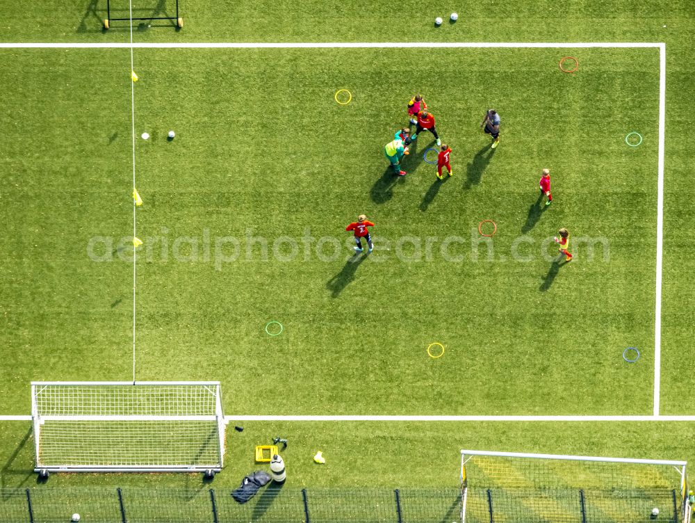 Aerial photograph Dortmund - Ensemble of sports grounds of BVB Trainingszentrum on Adi-Preissler-Allee in the district Brackel in Dortmund at Ruhrgebiet in the state North Rhine-Westphalia, Germany