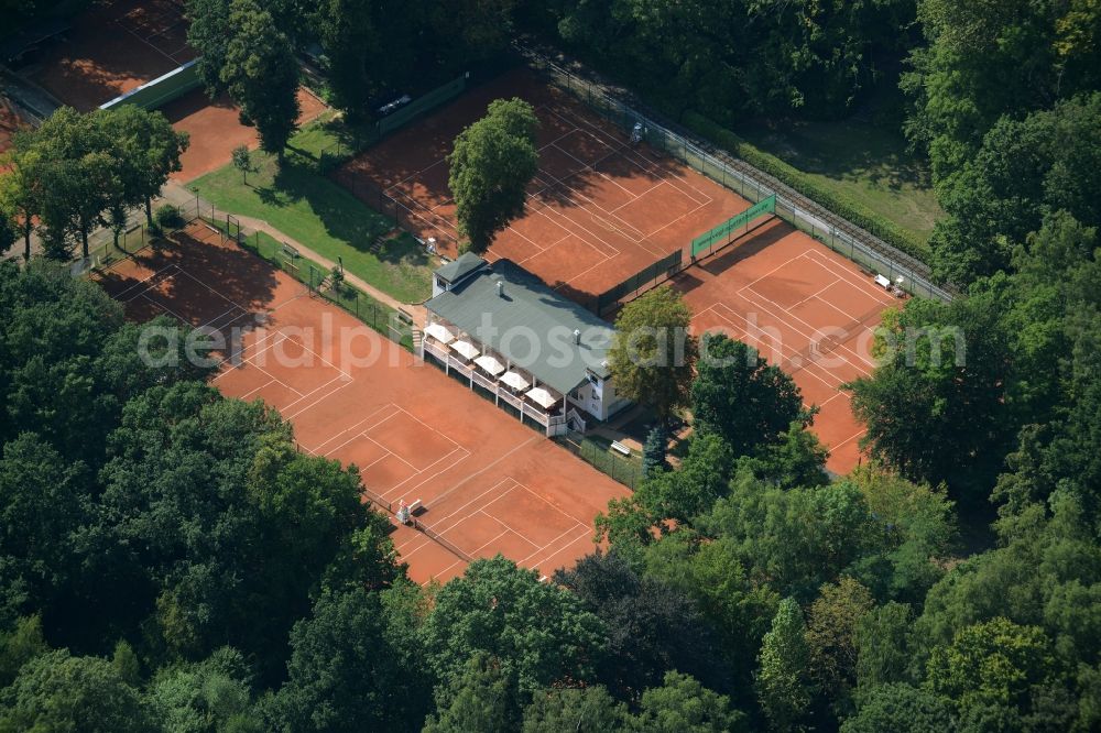 Aerial image Chemnitz - Ensemble of sports grounds of the Chemnitzer Tennis-Club Kuechwald e.V. in Chemnitz in the state Saxony