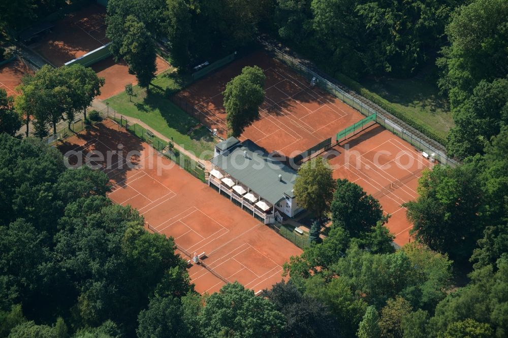 Aerial photograph Chemnitz - Ensemble of sports grounds of the Chemnitzer Tennis-Club Kuechwald e.V. in Chemnitz in the state Saxony