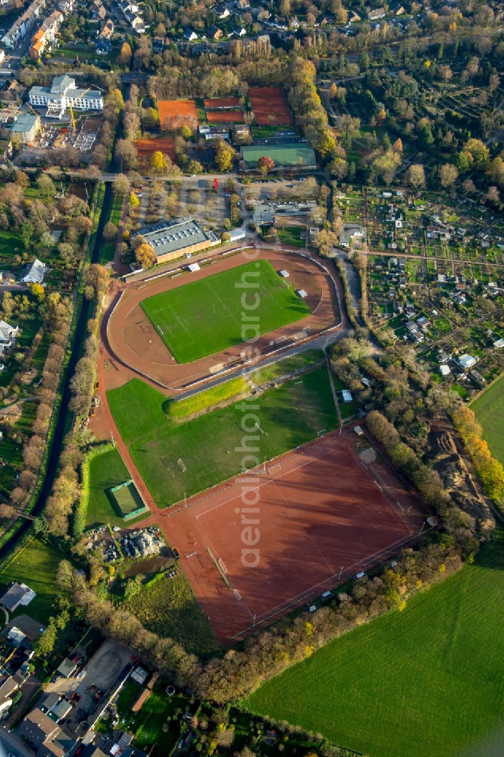 Dinslaken from the bird's eye view: Ensemble of sports grounds in Dinslaken in the state North Rhine-Westphalia