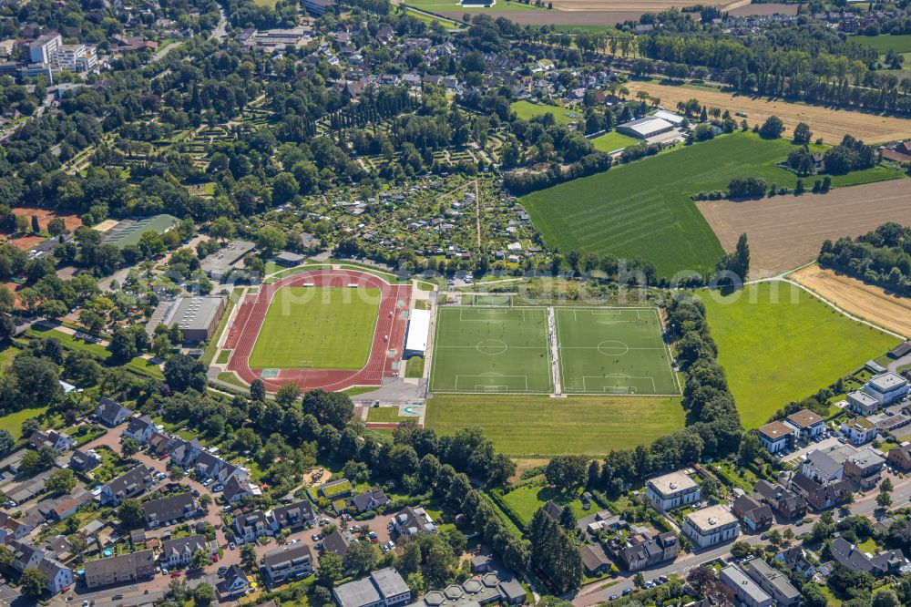 Dinslaken from the bird's eye view: Ensemble of sports grounds in Dinslaken in the state North Rhine-Westphalia