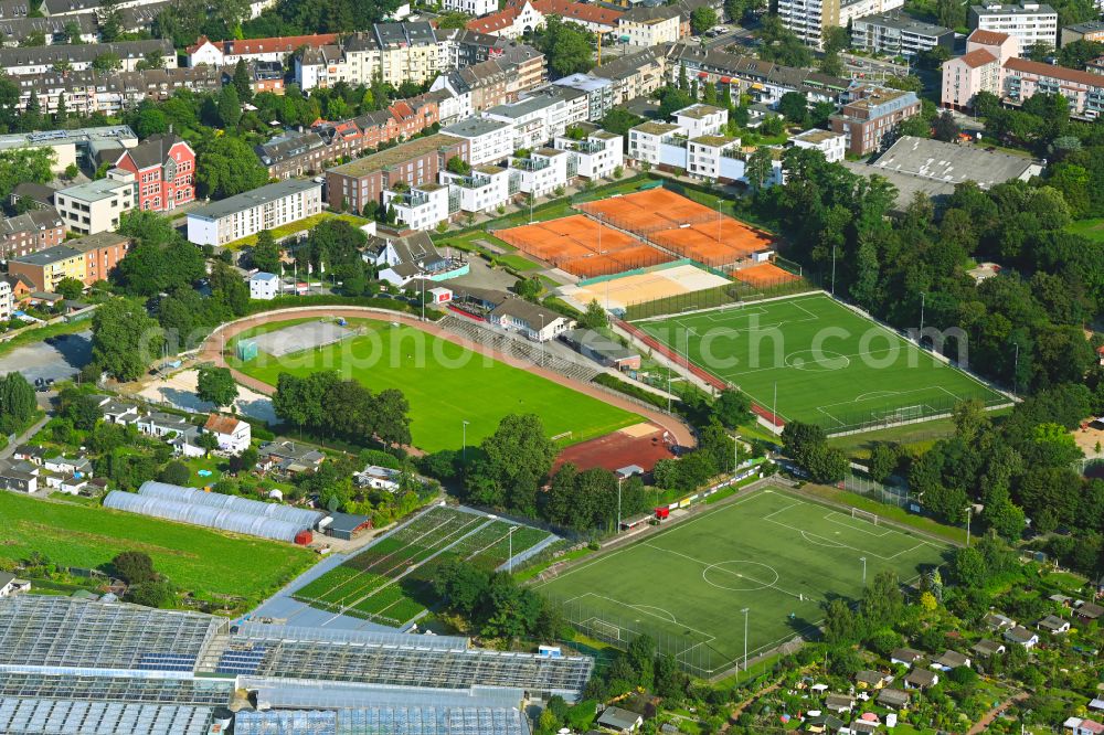 Düsseldorf from the bird's eye view: Ensemble of sports grounds of DJK TUSA 06 Duesseldorf e.V. on street Fleher Strasse in the district Flehe in Duesseldorf at Ruhrgebiet in the state North Rhine-Westphalia, Germany