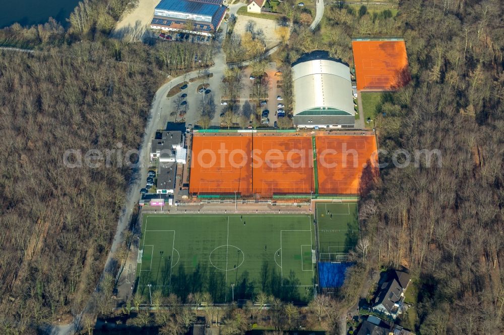 Aerial photograph Dinslaken - Ensemble of sports grounds on Dorfstrasse in Dinslaken in the state North Rhine-Westphalia, Germany