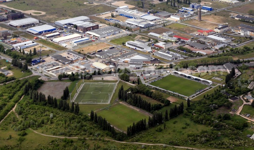 Aerial image Bitterfeld-Wolfen - Ensemble of sports grounds along the Jahnstrasse in Bitterfeld-Wolfen in the state Saxony-Anhalt, Germany