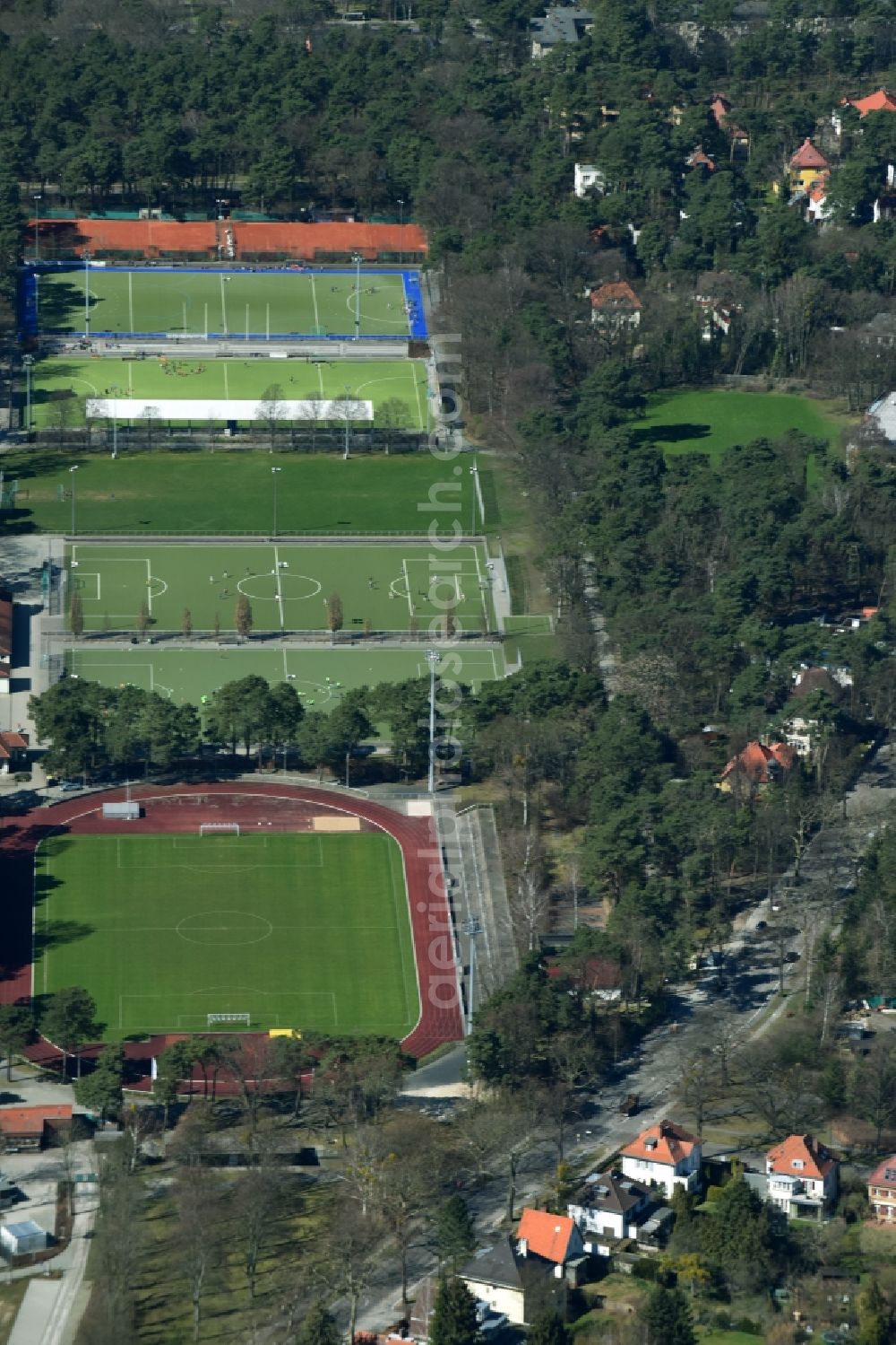 Aerial image Berlin - Ensemble of sports grounds Ernst-Reuter-Sportfeld of Zehlendorfer Turn- und Sportverein 1888 e.V. and Fussball-Club Hertha 03 Zehlendorf e. V. in Berlin in Germany