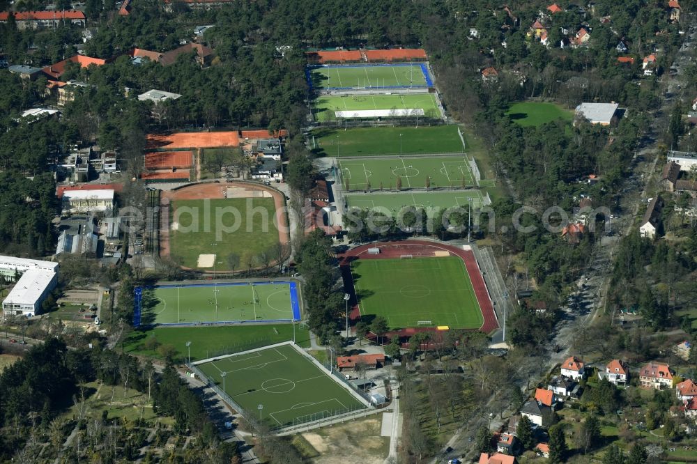 Berlin from the bird's eye view: Ensemble of sports grounds Ernst-Reuter-Sportfeld of Zehlendorfer Turn- und Sportverein 1888 e.V. and Fussball-Club Hertha 03 Zehlendorf e. V. in Berlin in Germany